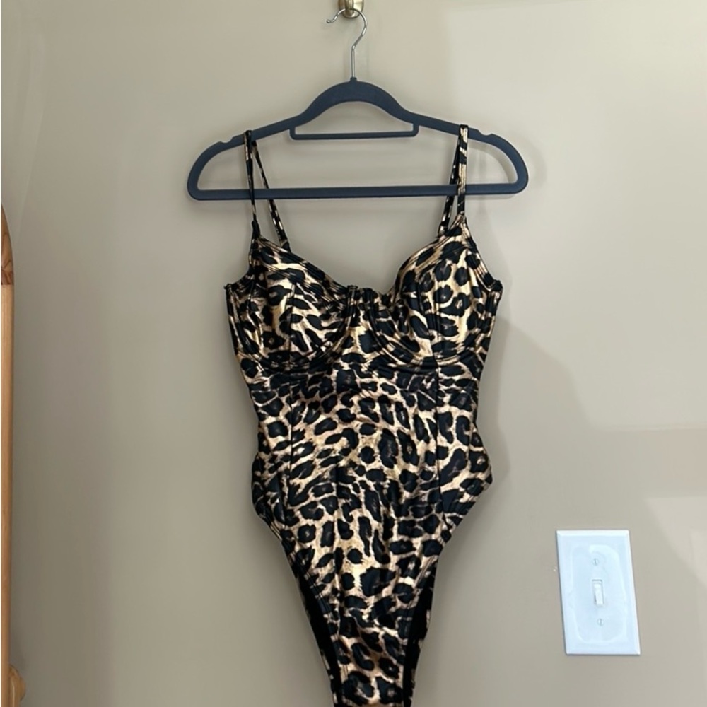 Good American Leopard Print One Piece Swimsuit Bathing Suit